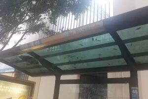 Parada de colectivos l&iacute;neas 65 y 112