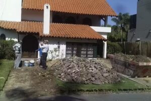 Remis Mauro Atendido Por Sus Due os