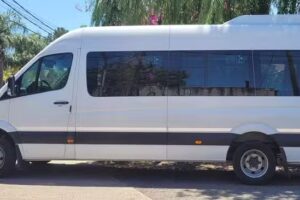 Remiseria y servicio de combis Estrada