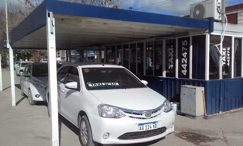 Taxis la Estaci&oacute;n