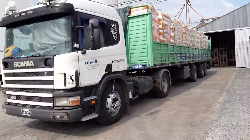 Transporte Ribotta / Rio Lavayen